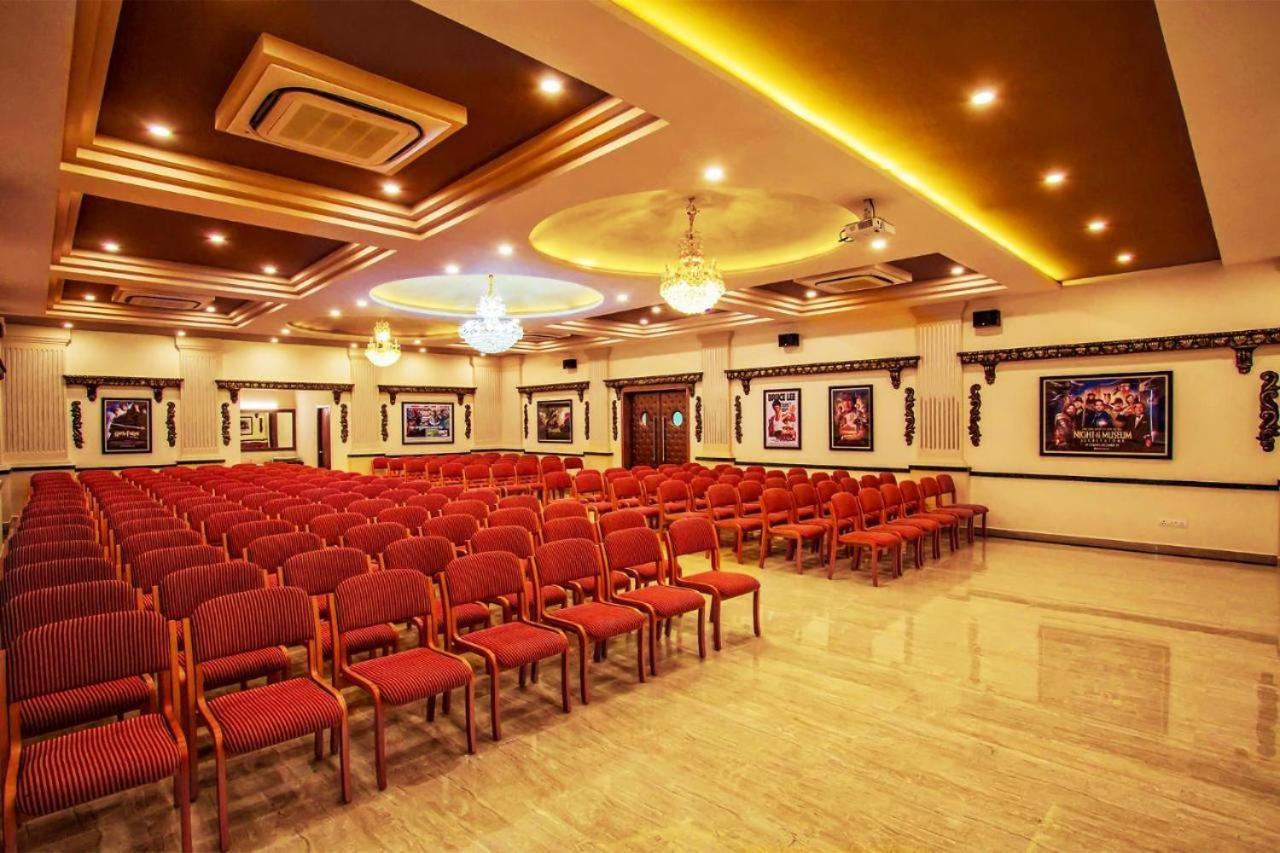 Cinemascope An Apart Hotel Ченай Екстериор снимка