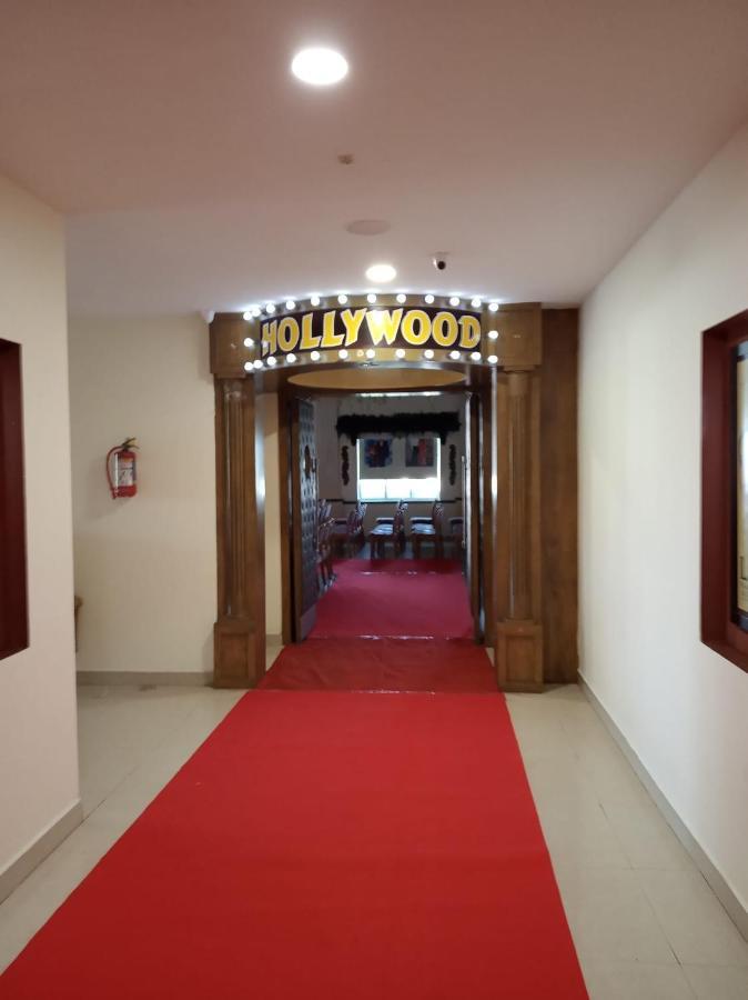 Cinemascope An Apart Hotel Ченай Екстериор снимка