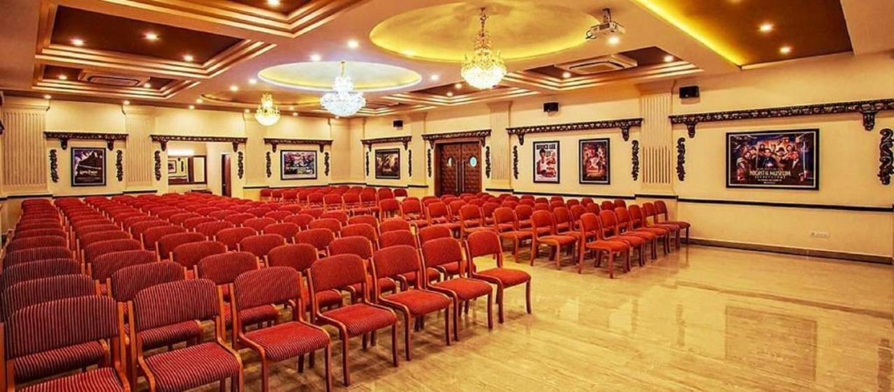 Cinemascope An Apart Hotel Ченай Екстериор снимка