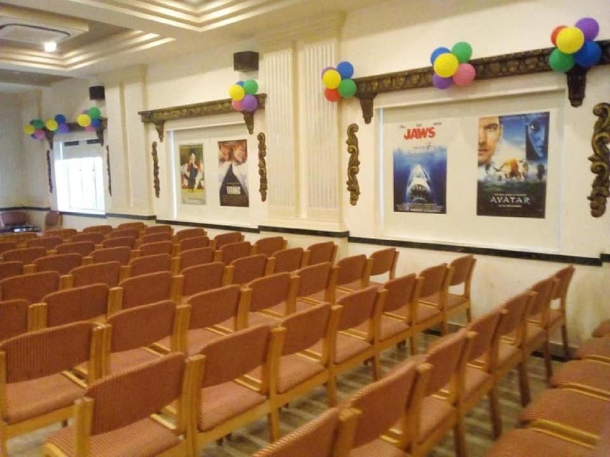 Cinemascope An Apart Hotel Ченай Екстериор снимка