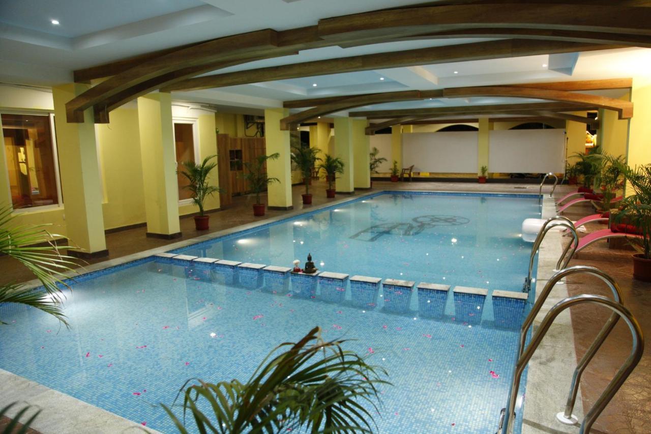 Cinemascope An Apart Hotel Ченай Екстериор снимка